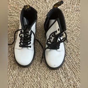 Girls Dr. Martens size 11